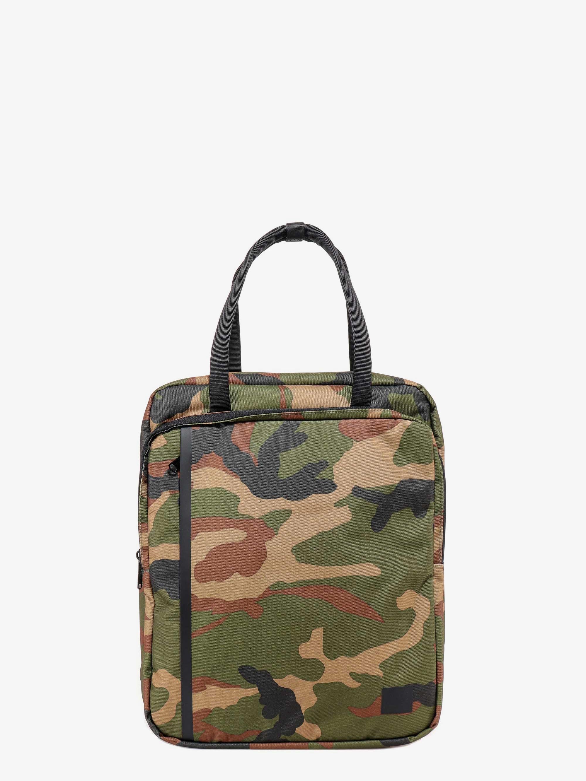 TRAVEL TOTE